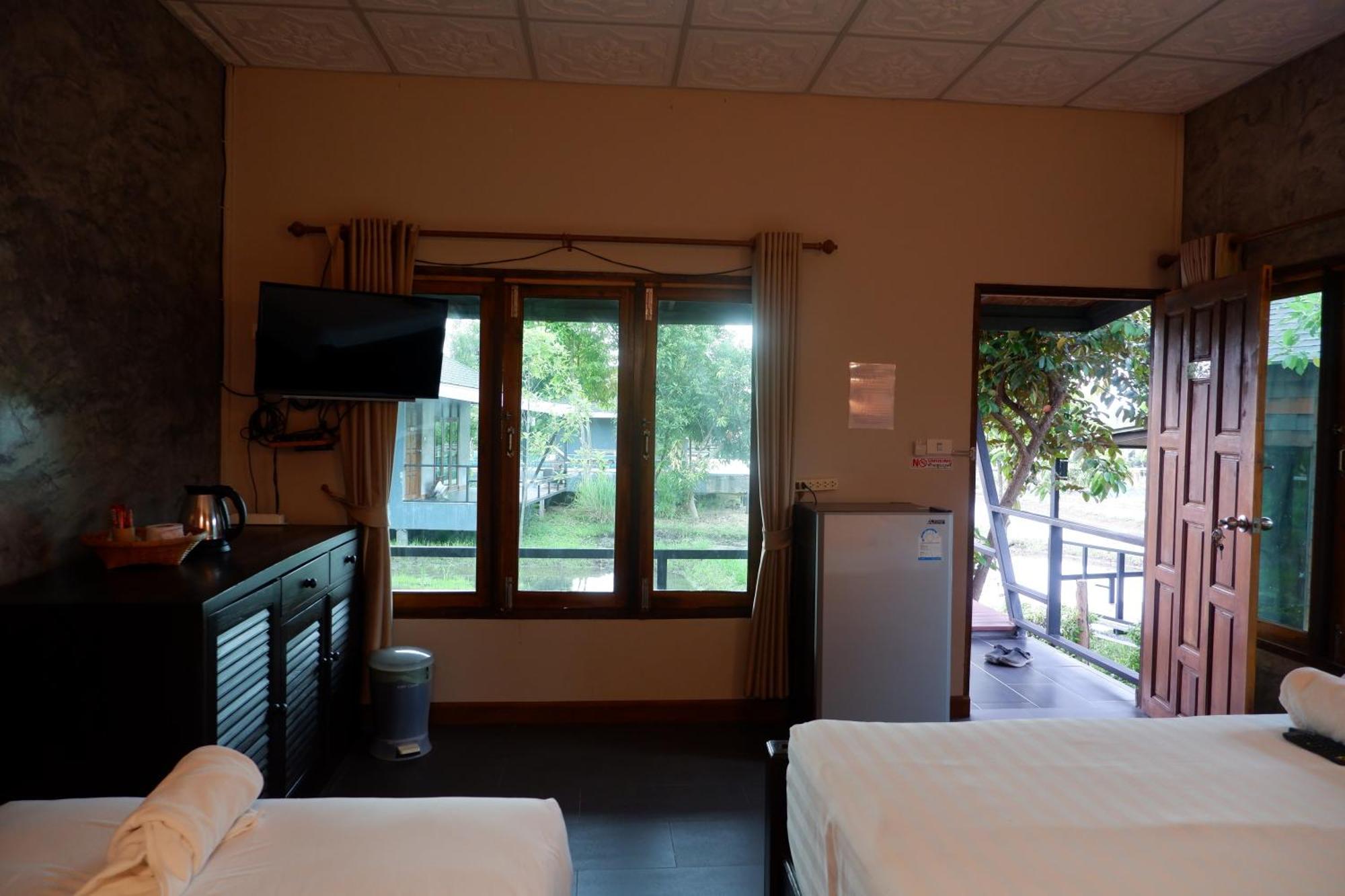 Nok Chan Mee Na Chom Thong Exterior foto