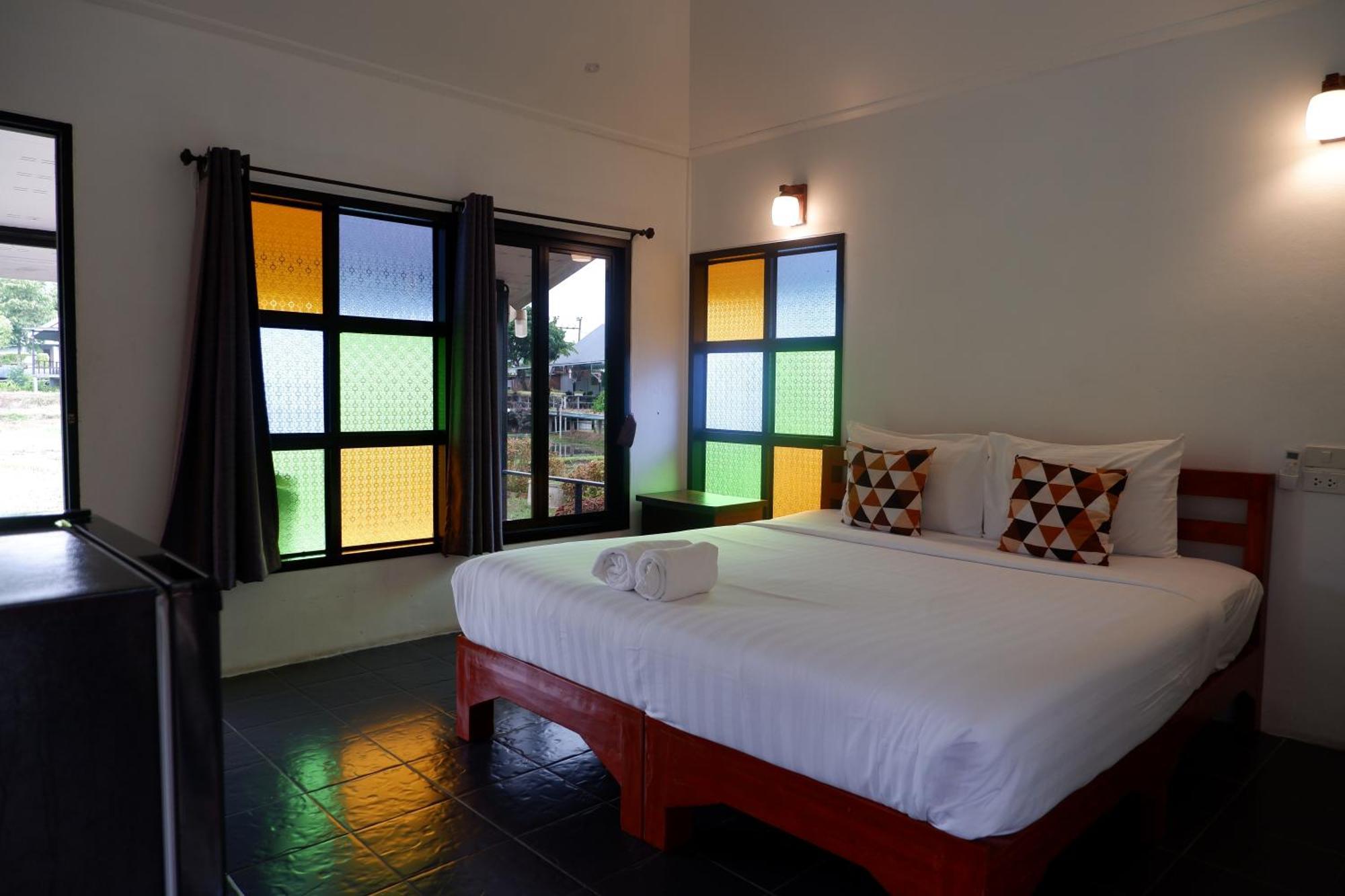 Nok Chan Mee Na Chom Thong Exterior foto